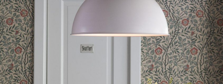 Rozowa lampa industrialna PR Home