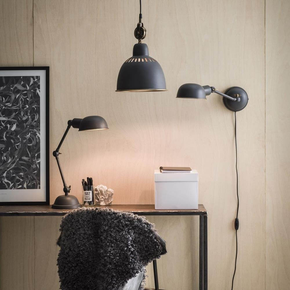 Industrialna lampa biurkowa z kolekcji Tilde marki PR Home