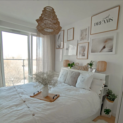 Wiklinowa lampa Vilda w sypialni w stylu skandynawskim - modena Home