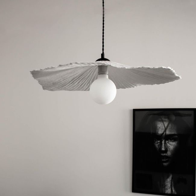 Lampa wisząca do sypialni Tropez - model z kloszem z papieru z recyklingu