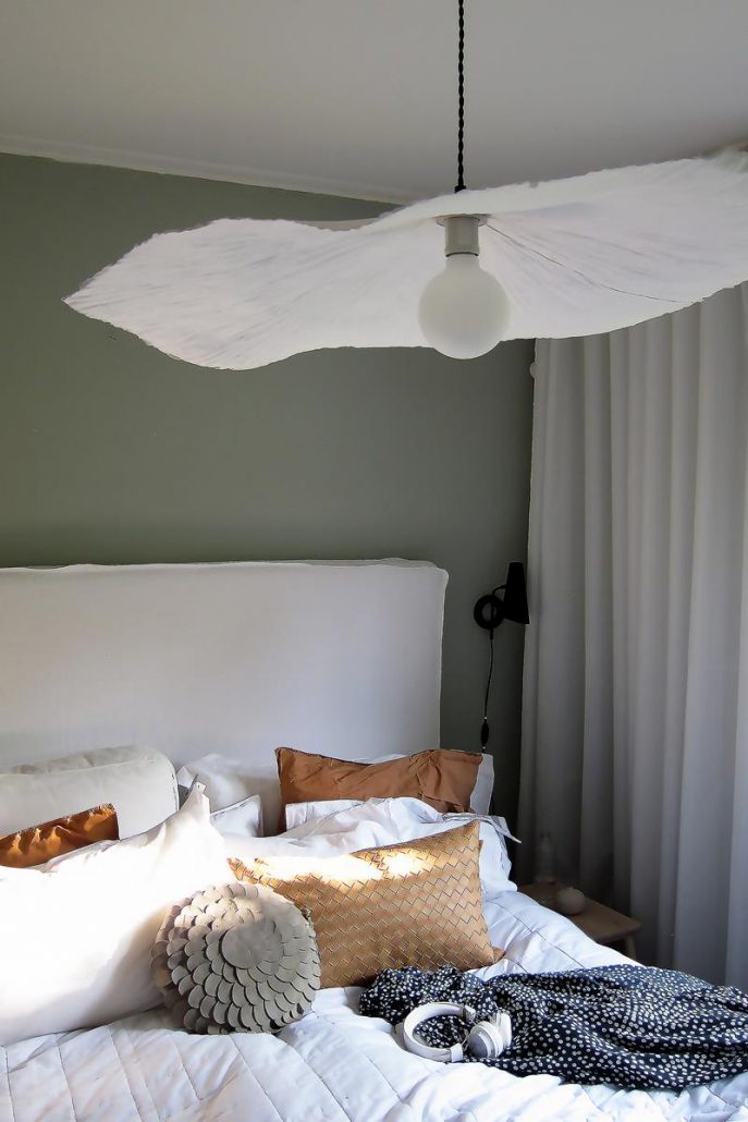 Biala lampa papierowa w sypialni - Tropez marki Globen Lighting