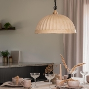 Jaka lampa nad stół - beżowa lampa wisząca boho nad stół do jadalni