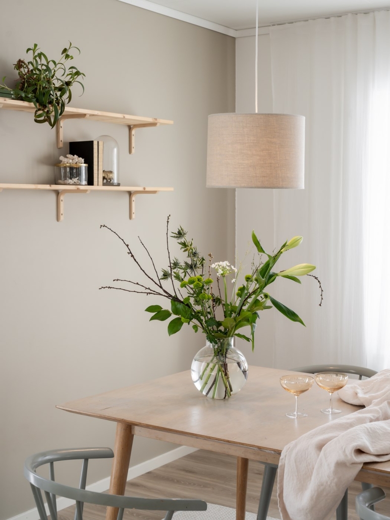 Beżowy cylindryczny abażur wiszący 