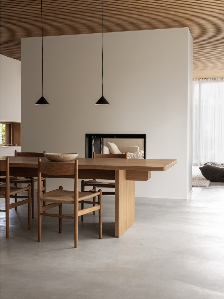 Minimalistyczna nowoczesna jadalnia