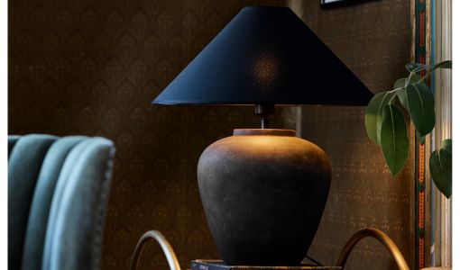 Lampa stołowa czarna